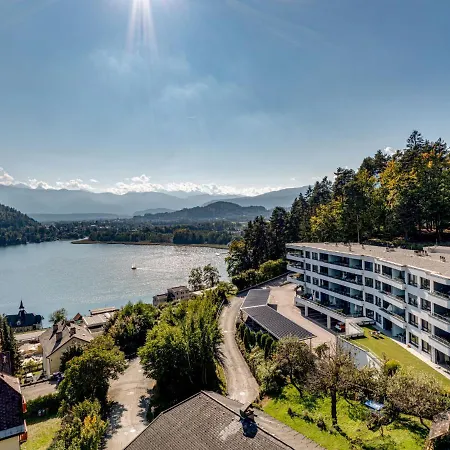 Mit Bergpanorama & Seeblick - 